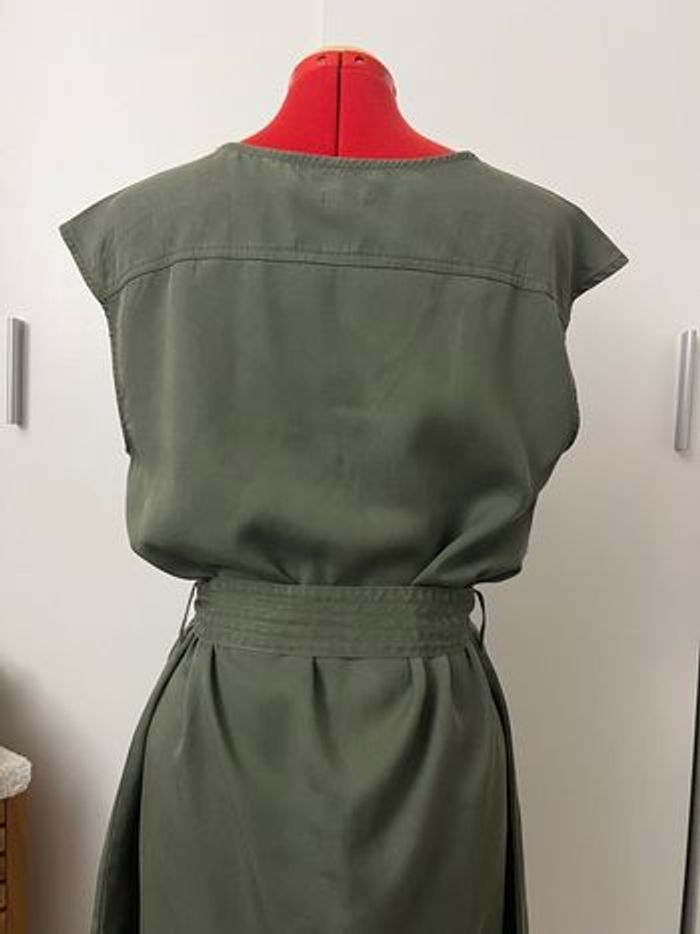 Robe fluide ceinturée droite kaki Gémo - photo numéro 6