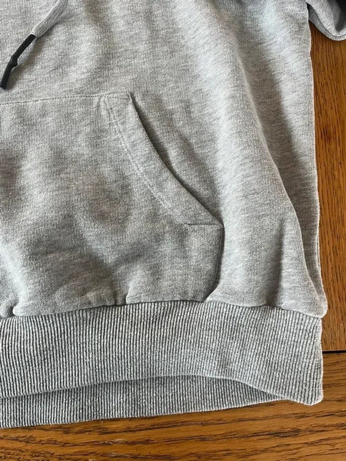 Sweat-shirt gris - photo numéro 4
