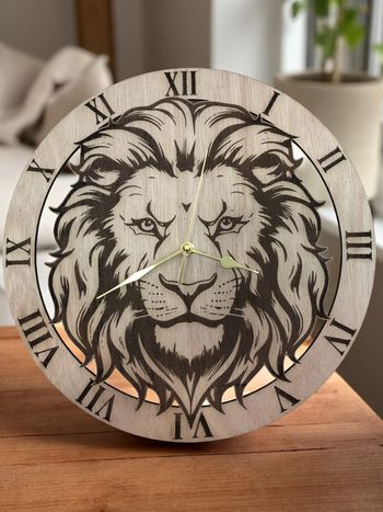 Horloge tête de lion en bois neuve