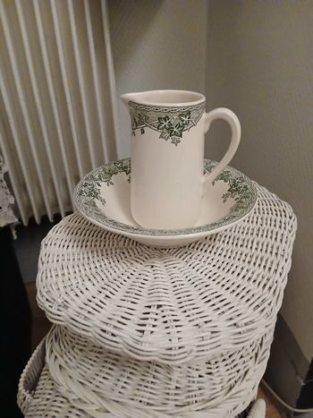 Broc et cuvette enfant faience