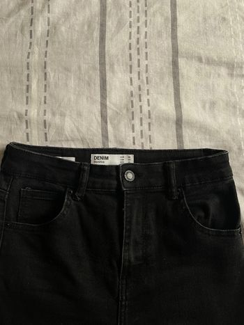 Jean noir taille haute Bershka