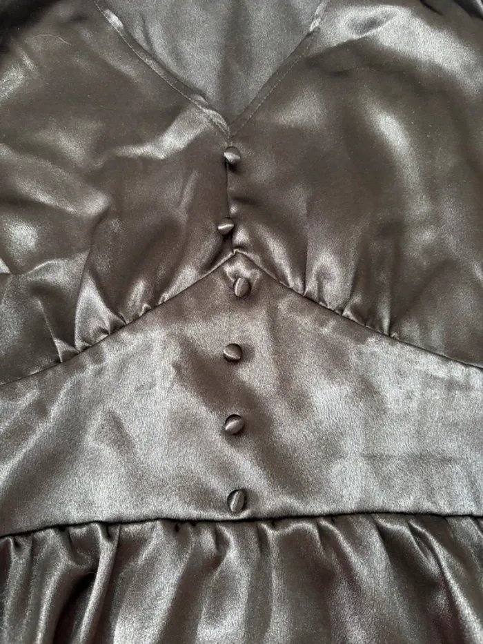 Robe satiné - photo numéro 3