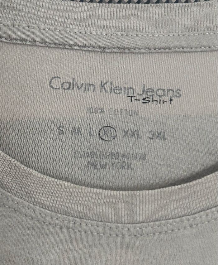 T-shirt Calvin Klein - photo numéro 2