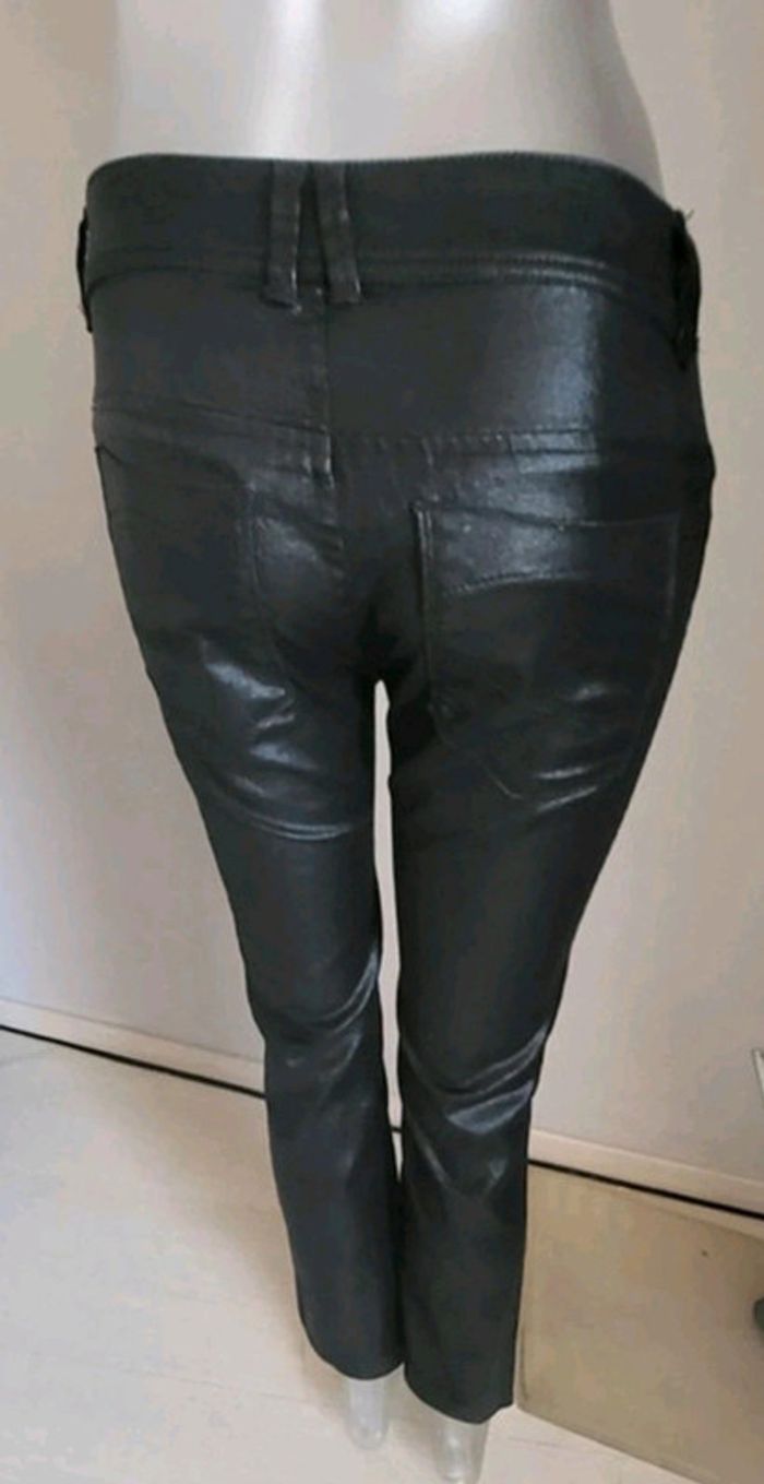 Pantalon enduit noir. Taille semi haute. Chipie soho S36/M38. Etat neuf 🥰 - photo numéro 9