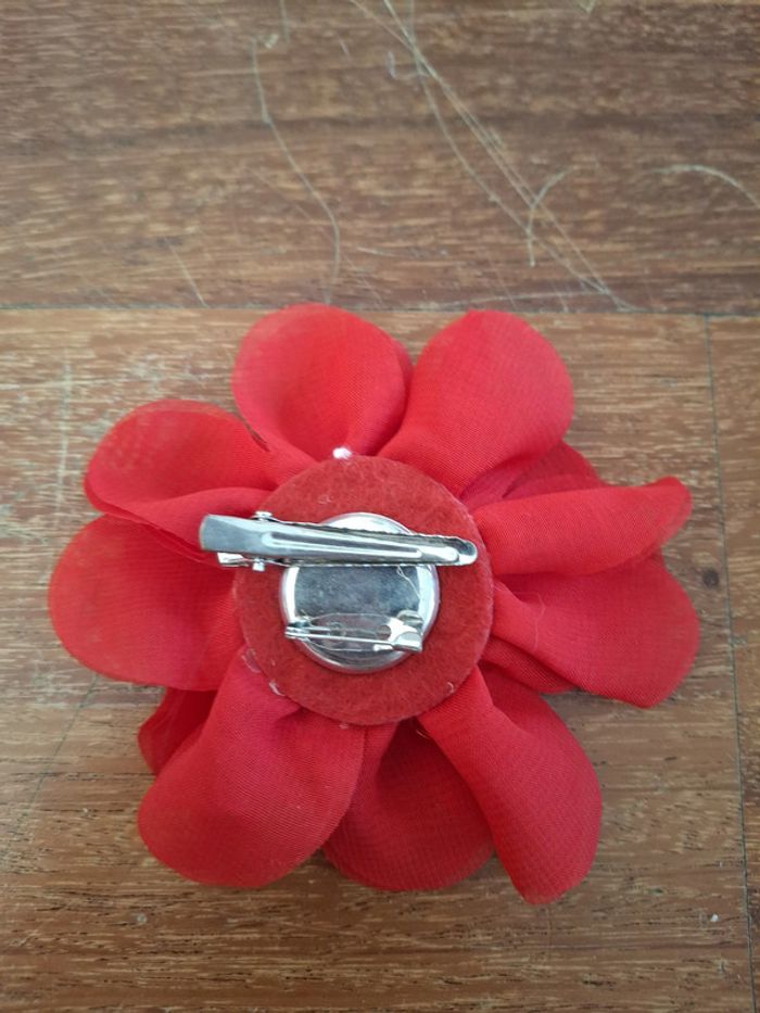 Lot de 3 accessoires pour les cheveux, 1 barrette avec 1 fleur rouge, 1 lot de 3 chouchou - photo numéro 2