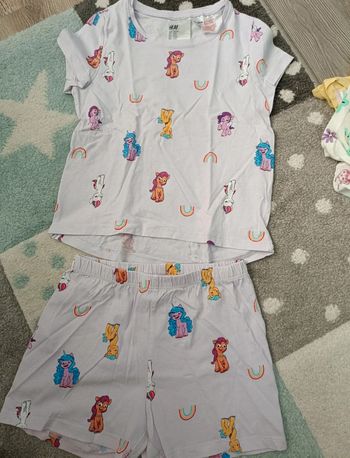 Pyjama short 
Marque h&M
Taille 98/104 cm