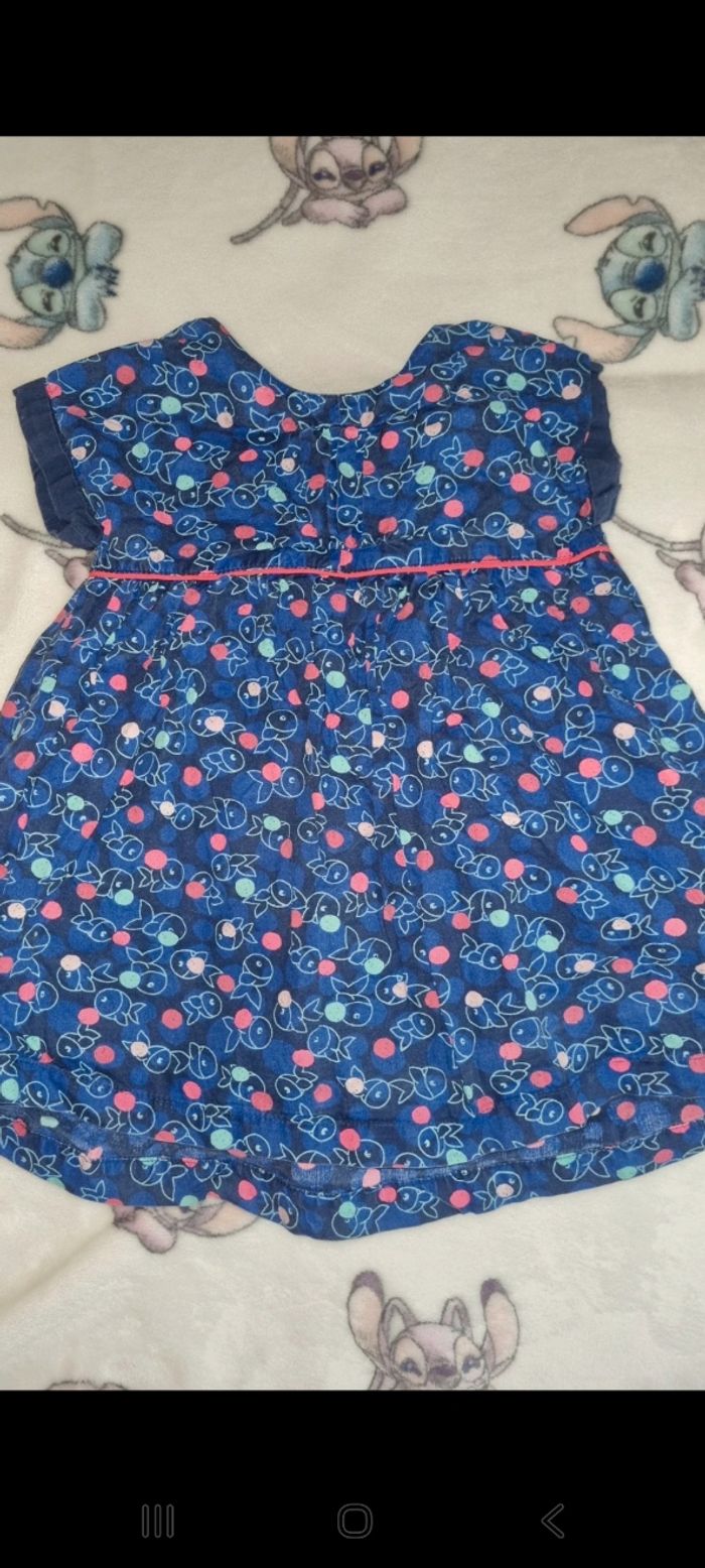 Robe 9 mois en très bon état