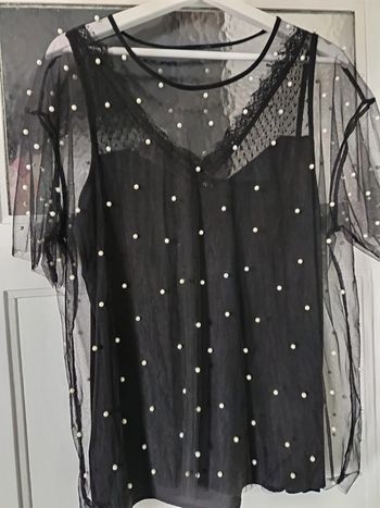 Blouse en tulle à perles portée 1 fois