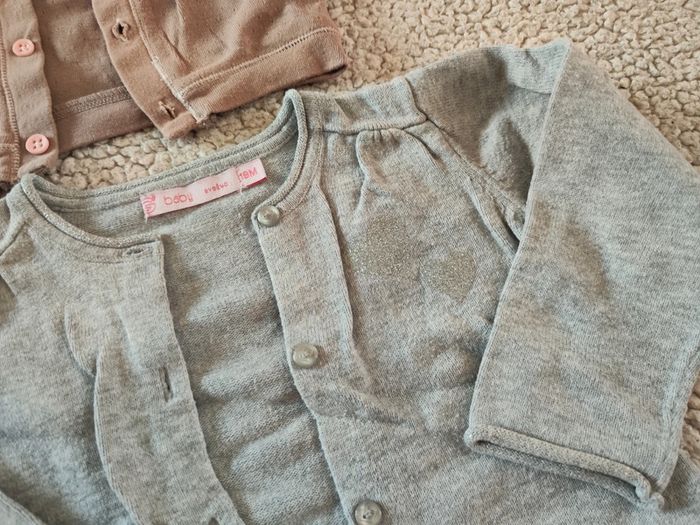 Lot de 2 vestes 18 mois - photo numéro 2