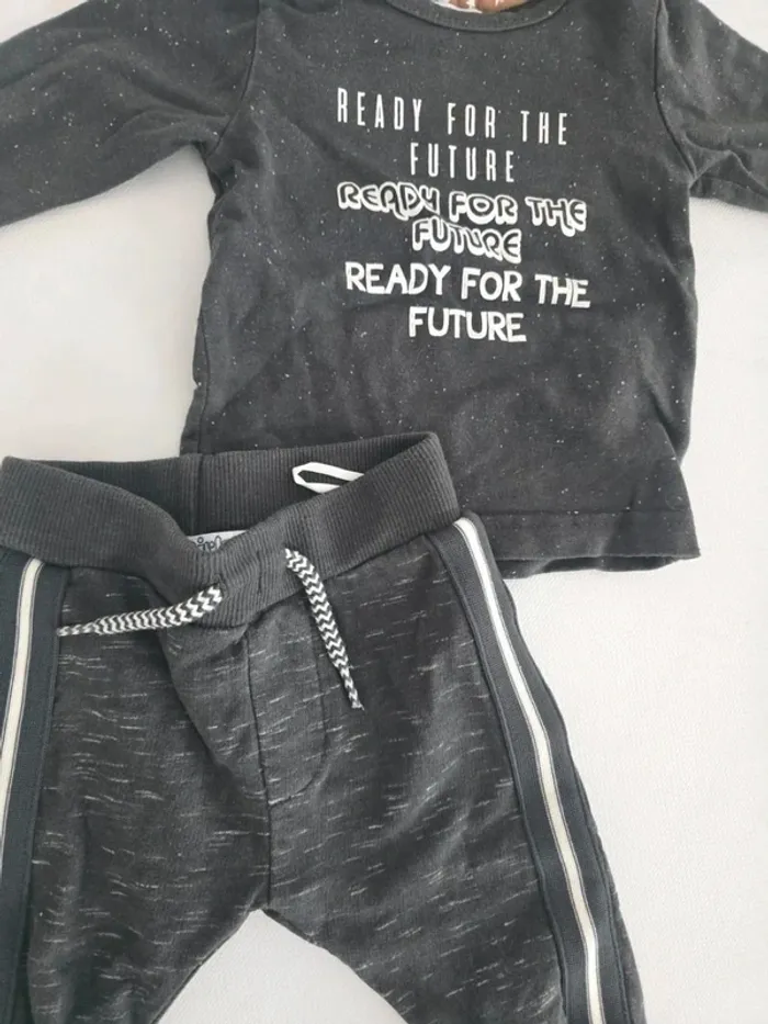Ensemble jogging gris - photo numéro 2