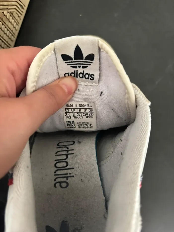 Baskets Adidas - pointure 35.5 - photo numéro 2