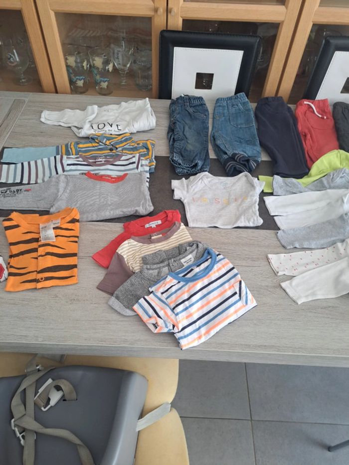 Gros lot garcon 9 mois (25 vetements) - photo numéro 2