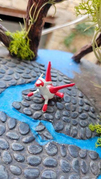 Super figurine Pokemon Nintendo latias