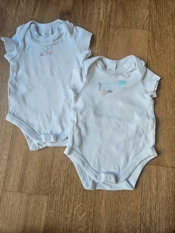 2 bodies manches courtes 56cm