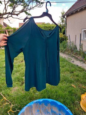 Haut manches longues avec épaules dénudés