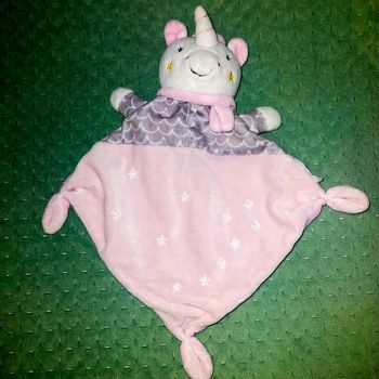 Doudou losange licorne rose et gris étoiles Mots d'enfants