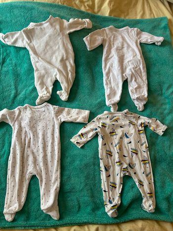 Lot bodies et pyjamas