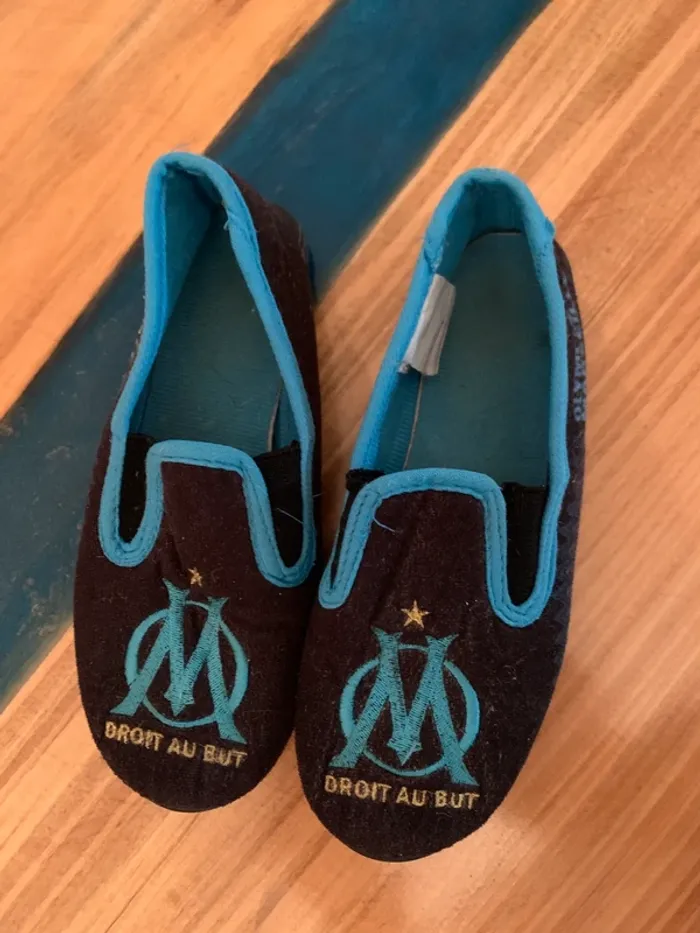 Chaussons OM taille 33 - photo numéro 2