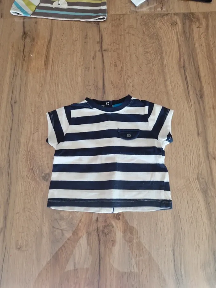 Lot - 5 tee shirt + 1 pull manches courtes - 6 mois - photo numéro 2