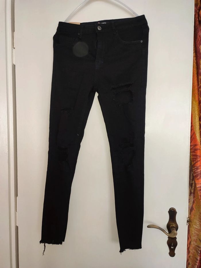 Jean troué Lemone taille 42 / XL