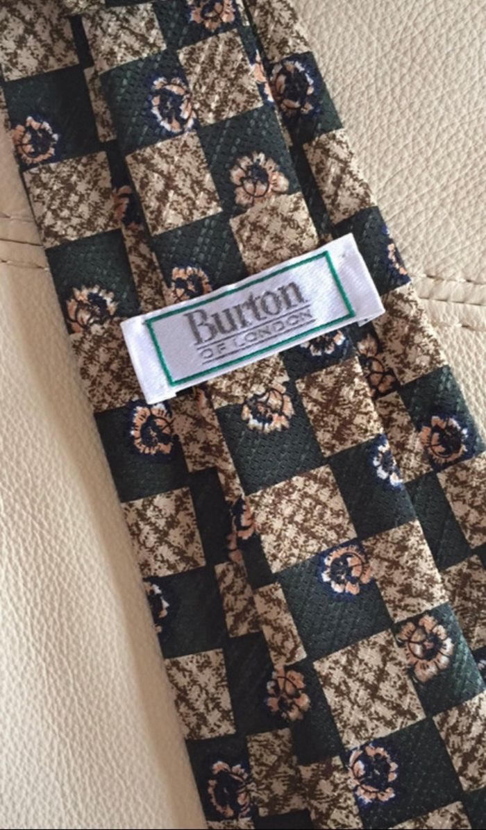 Cravate (Burton ) - photo numéro 3