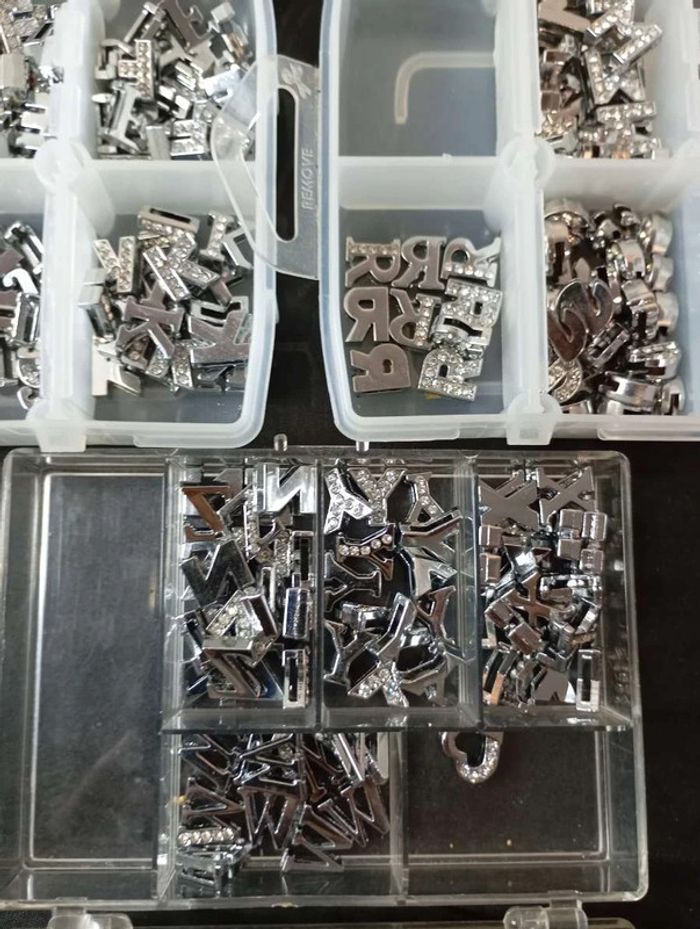 Gros lot création bracelets avec lettres neuf - photo numéro 7