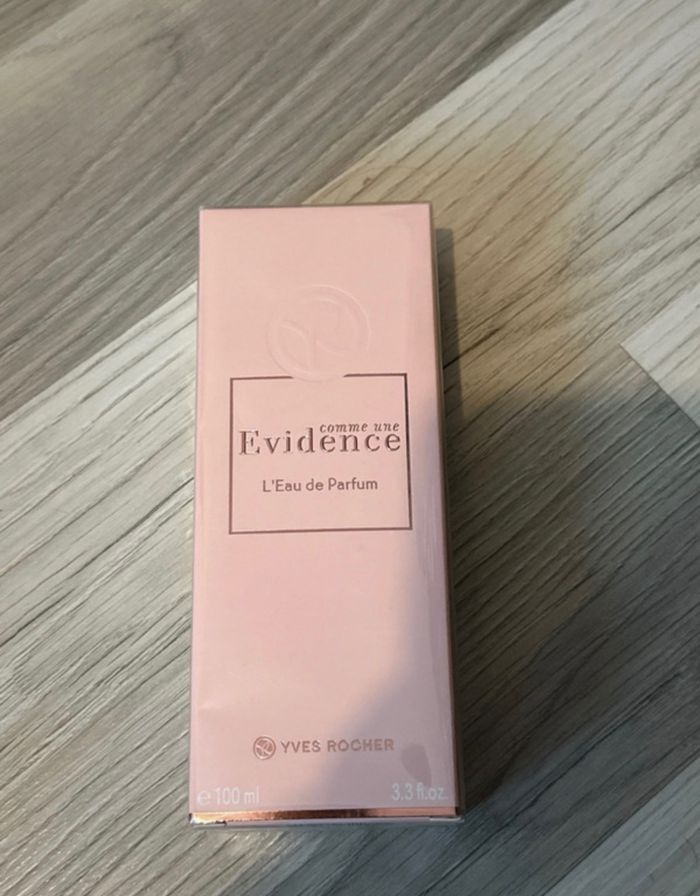 Eau de parfum comme une évidence, neuve