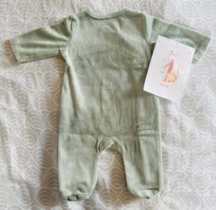 🦕 Pyjama velours dino - GEMO - Taille 1 mois 🦕 - photo numéro 2