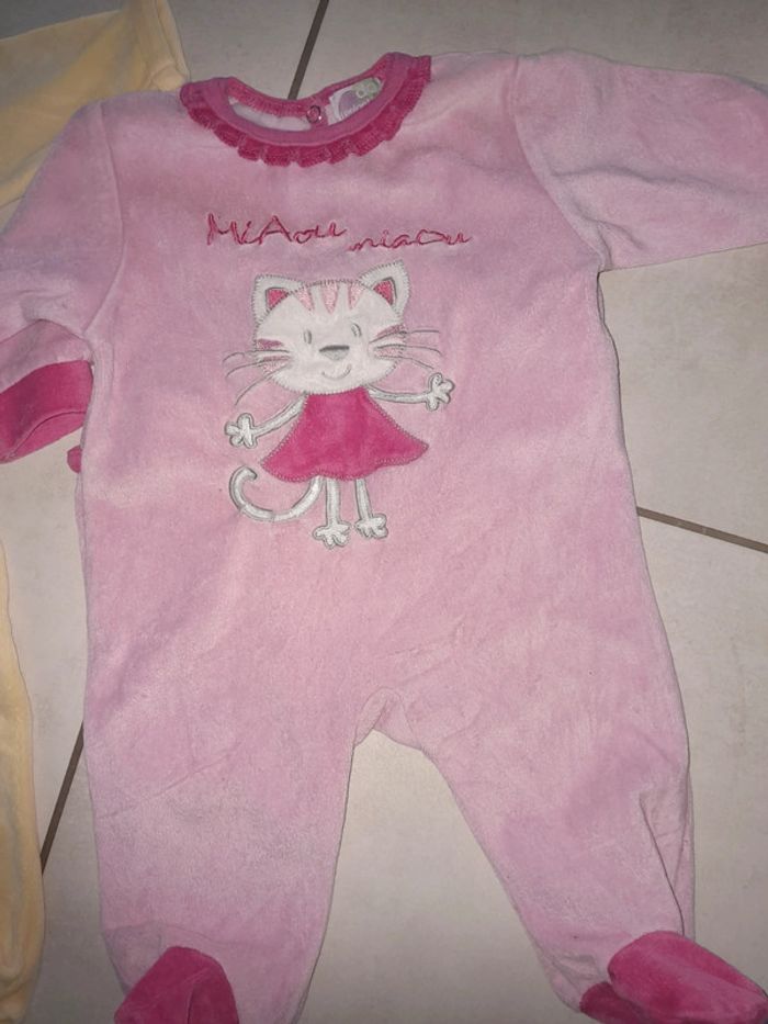 Pyjamas velours 3 mois - photo numéro 3