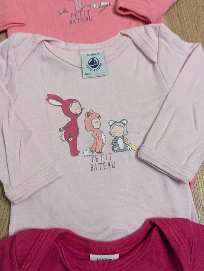 Lot bodies 3 mois - photo numéro 3