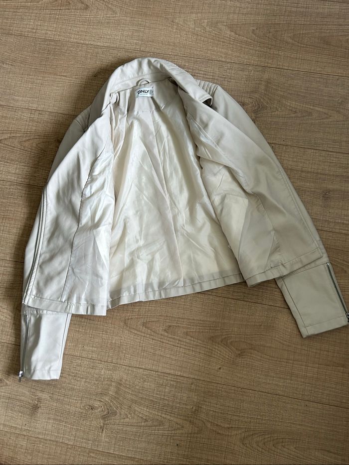 Perfecto beige en simili cuir Only taille 36 jamais porté - photo numéro 8