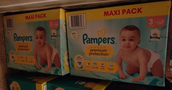 Lot de 204 couches Pampers premium protection t3