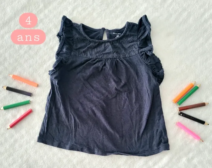 T-shirt bleu marine 4ans