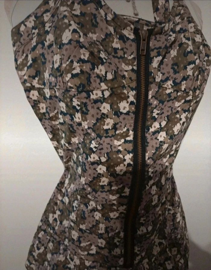 Belle robe zippée à nouer au cou - photo numéro 3