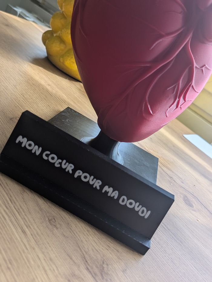 Vase Cœur Anatomique Personnalisé & Ses 3 Roses Éternelles 🌹 - photo numéro 4