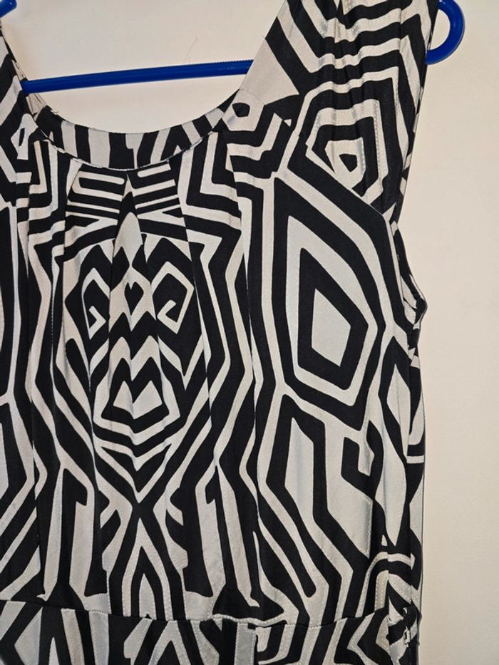 Robe noir et blanche - photo numéro 2