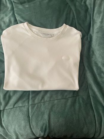 Magnifique tee shirt Calvin Klein doublé xl authentique