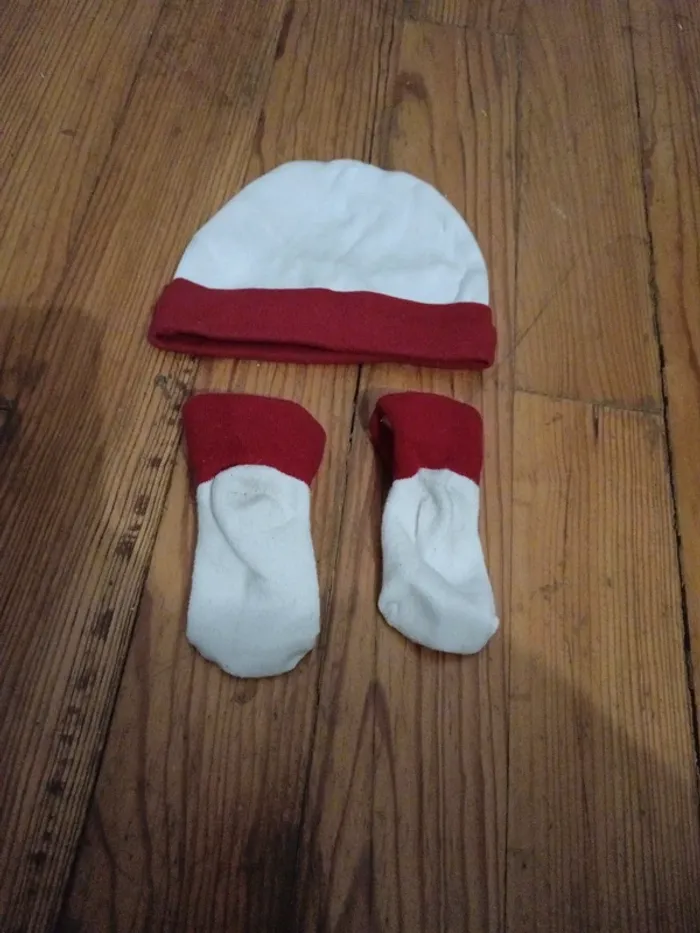 Bonnet + chaussettes 6/12mois - photo numéro 2