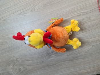 Poule en peluche parlante et qui danse FIZZY