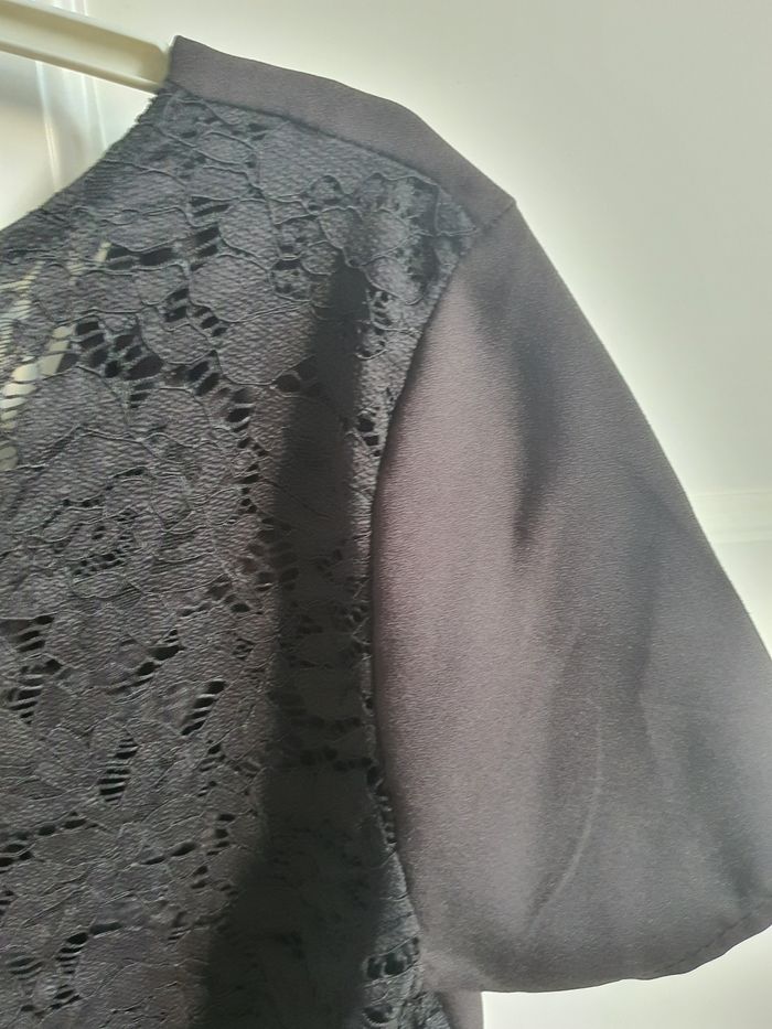 Robe noire en dentelle - photo numéro 7
