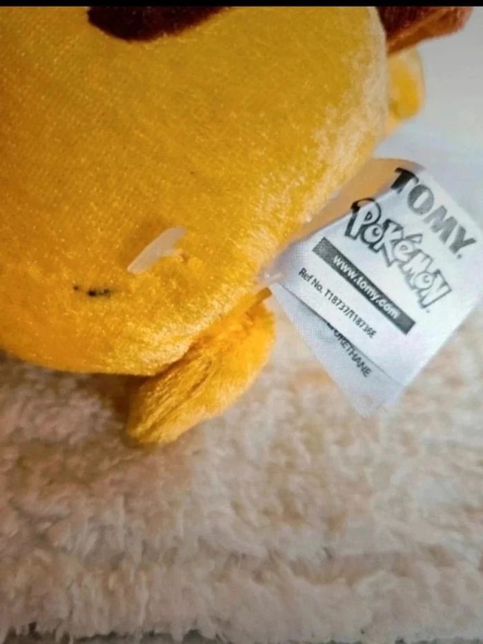 Peluche Pikachu - Pokémon - photo numéro 3