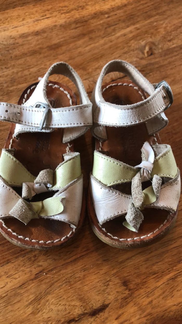Nus-pieds sandales fille taille 21