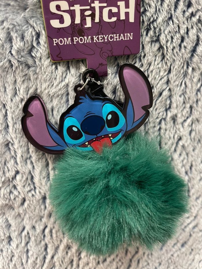 Porte clef pom pom keychain stitch - photo numéro 2