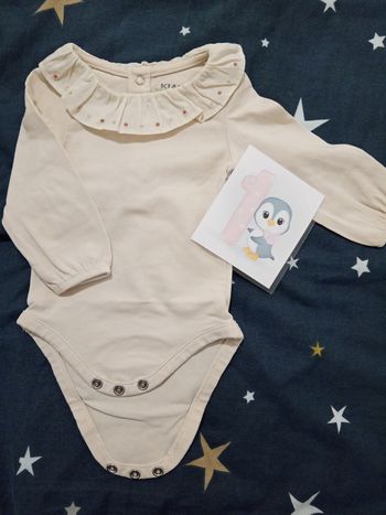 Bodie "beige avec col" _ 1 mois