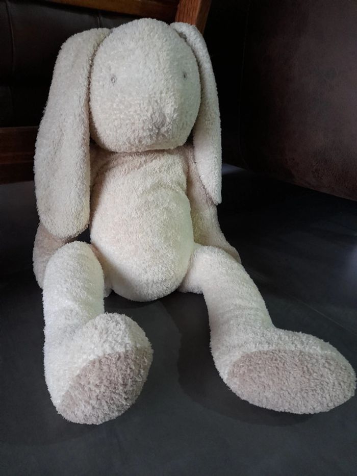 Grosse peluche lapin