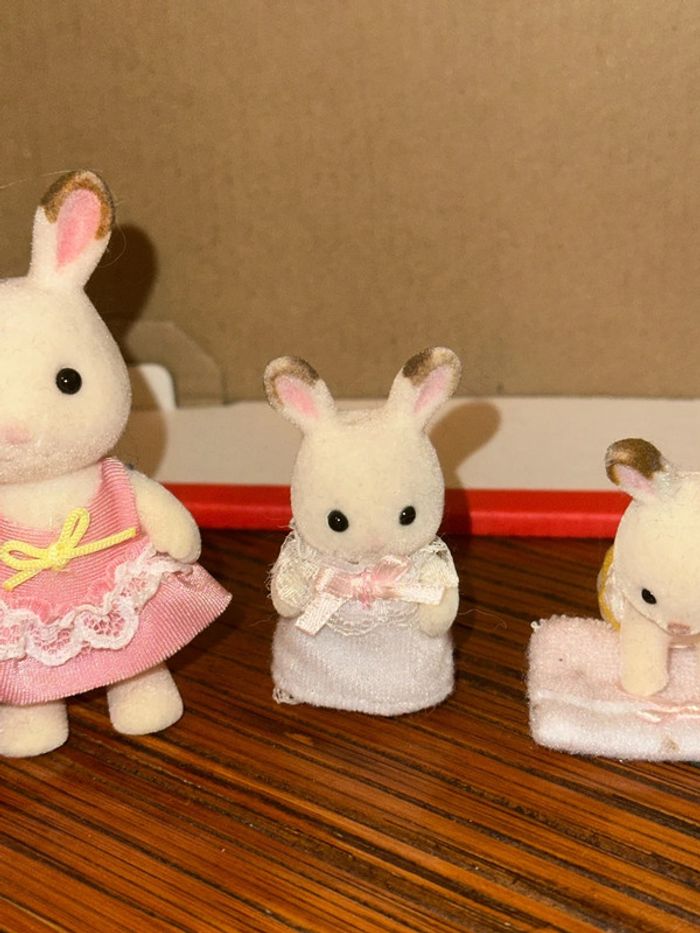 Lot de 3 bébés et enfants + panier  Lapin Sylvanian Families - photo numéro 4