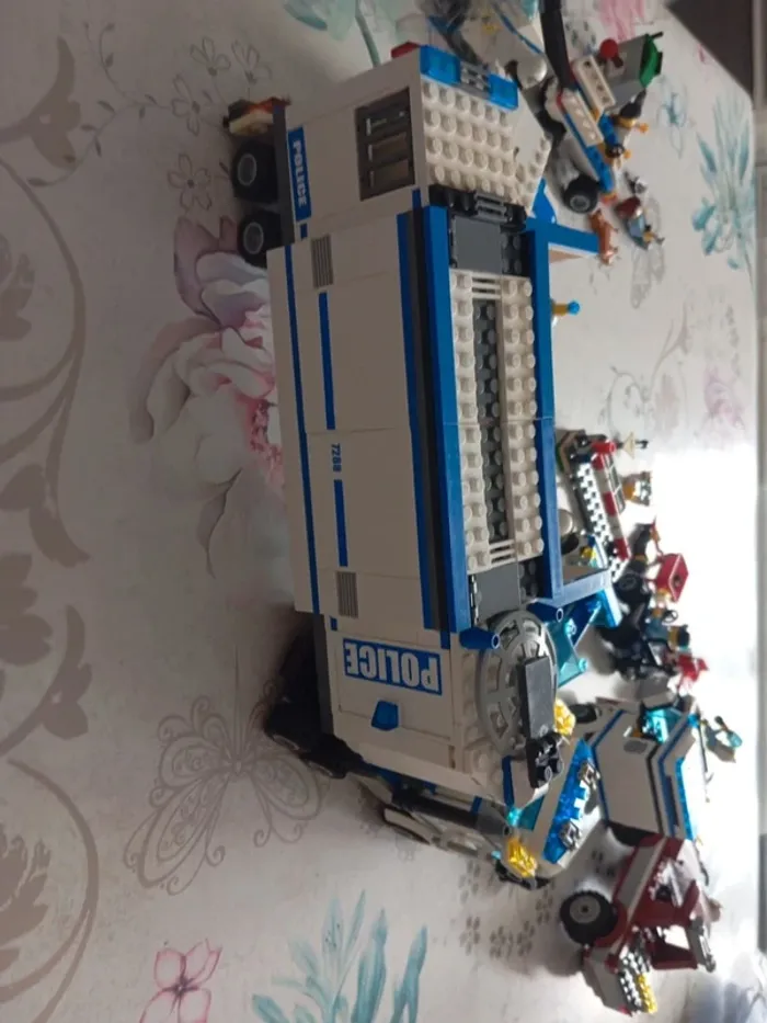 Gros lot Lego police voleurs - photo numéro 12