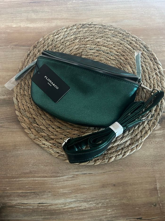 Banane femme - photo numéro 3