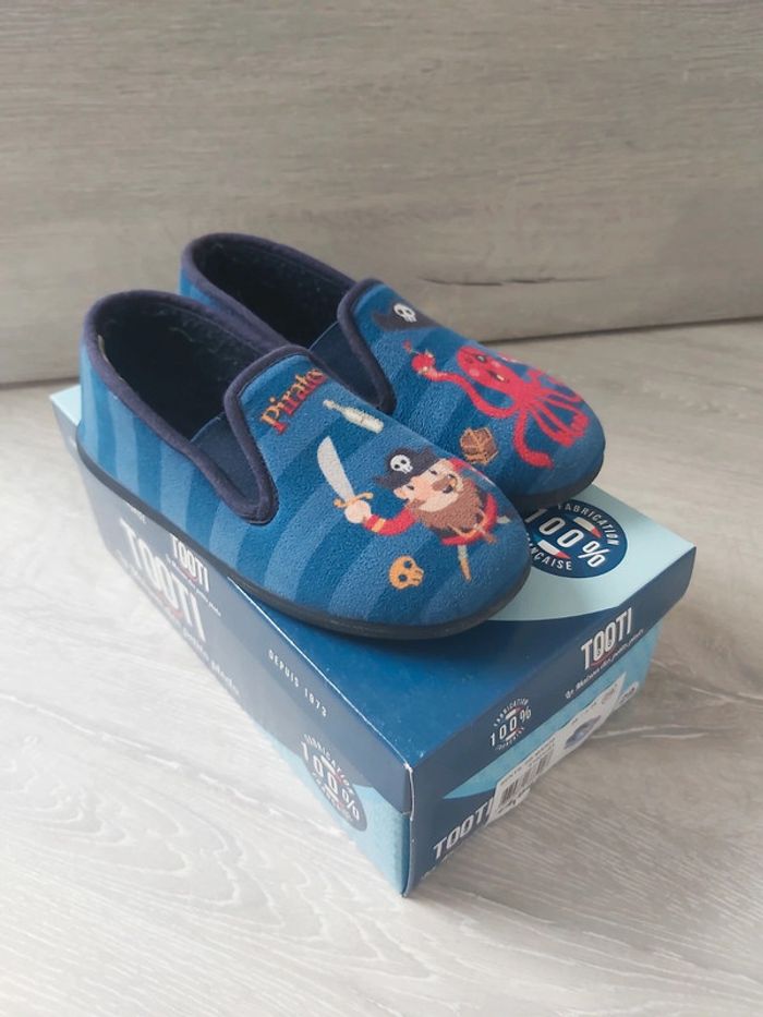 Pantoufles garçon 29