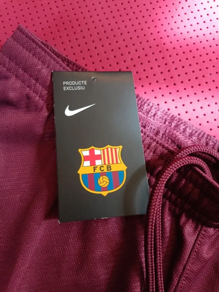 Short de foot FC Barcelone, Nike Authentique Officiel taille Adulte S Homme, Neuf - photo numéro 7